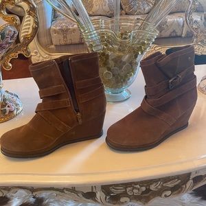 Caterpillar suede boots new. Size 8